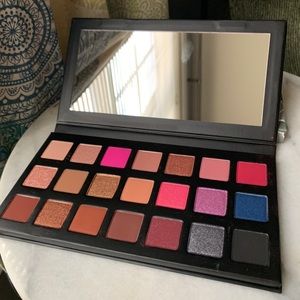 Kylie Cosmetics Sipping Pretty Palette